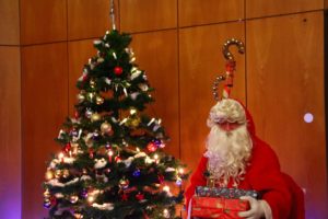 Weihnachtsbaum und Weihnachtsmann