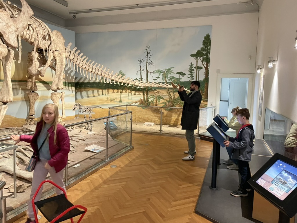 02274E6E-4954-4A64-AF50-BF736132A474_1_105_c